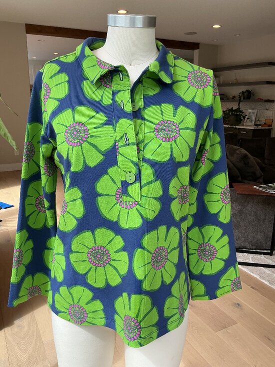 Lesley Evers Tops - Bold graphic Lesley Evers Top - Size S